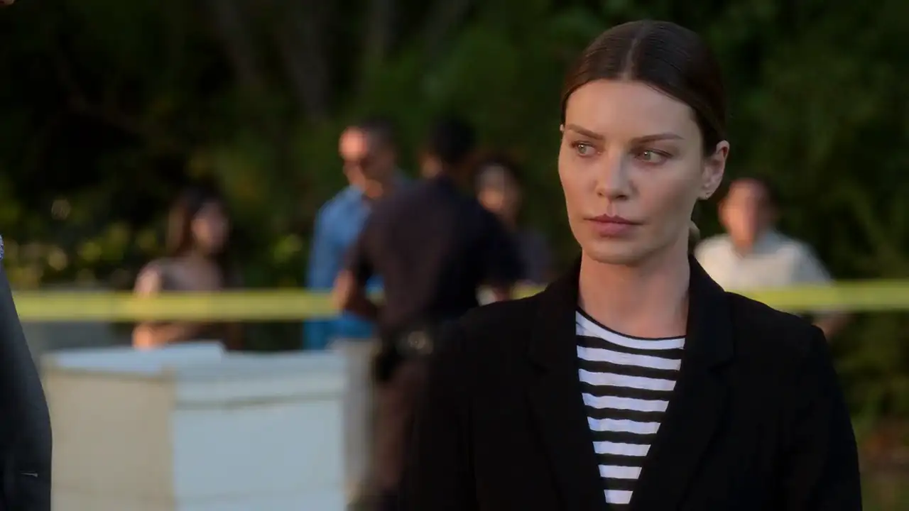 download lucifer (season 1-6) dual audio {hindi dubbed [5.1 dd] - english} netflix 480p | 720p | 1080p web-dl hd