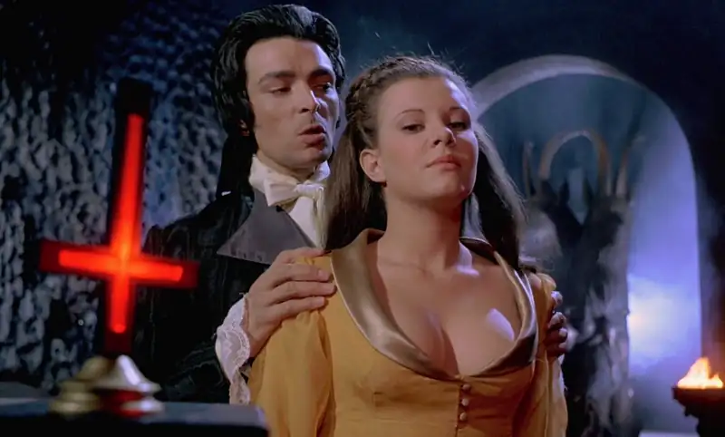 download twins of evil (1971) bluray dual audio {hindi-english} 480p [300mb] | 720p [800mb] | 1080p [1.7gb]