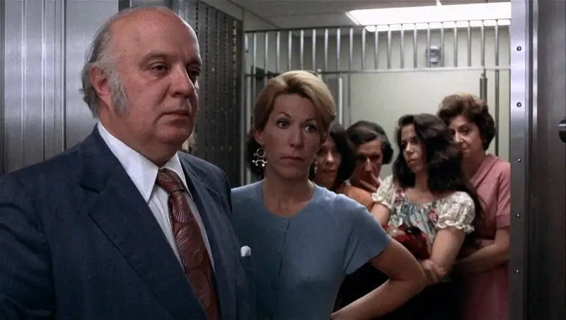 download dog day afternoon (1975) dual audio [hindi + english] web-dl 480p [550mb] | 720p [1gb] | 1080p [2.3gb]