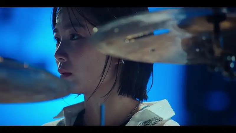 download glass heart (2025) season 1 hindi-dd5.1 | netflix-series 480p 720p 1080p web-dl