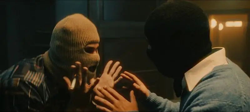 download bank under siege (2024) season 1 netflix original - multi audio {hindi-english-spanish} web series 480p 720p 1080p web-dl