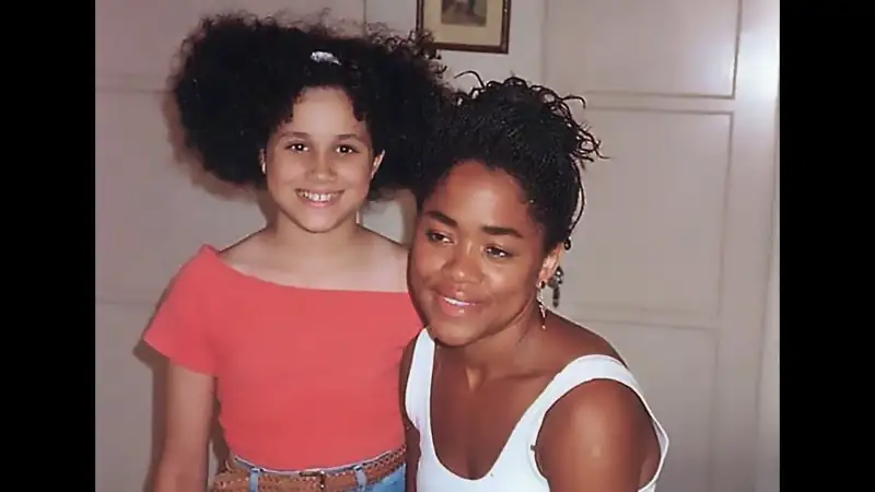 download harry & meghan (2022) season 1 [s01e06 added] dual audio {hindi-english} 720p [450mb] hevc web-dl