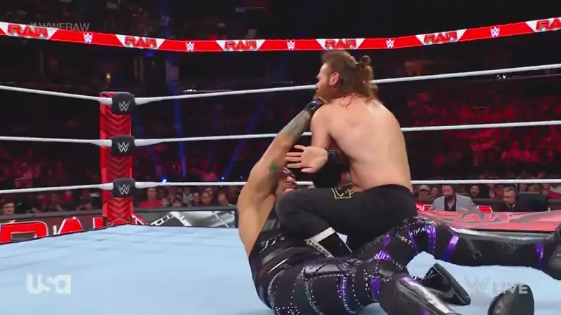 download wwe monday night raw - 28th august (2023) english full wwe show 480p [640mb] | 720p [1.3gb] hdrip