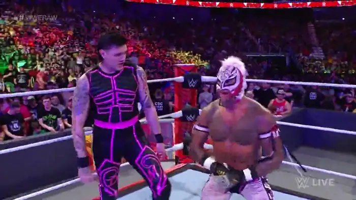 download wwe monday night raw - 30th may (2022) english full wwe show 480p [600mb] | 720p [1.5gb] hdrip