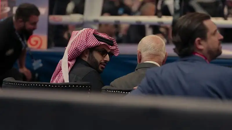 Download Matchroom: The Greatest Showmen (2025) Season 1 Dual Audio {Hindi English} WEB Series 480p | 720p | 1080p WEB DL 5 screenshot 50e349 matchroom the greatest showmen 2025