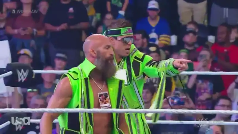 download wwe monday night raw - 29th august 2022 english full wwe show 480p [550mb] | 720p [1.2gb] hdrip