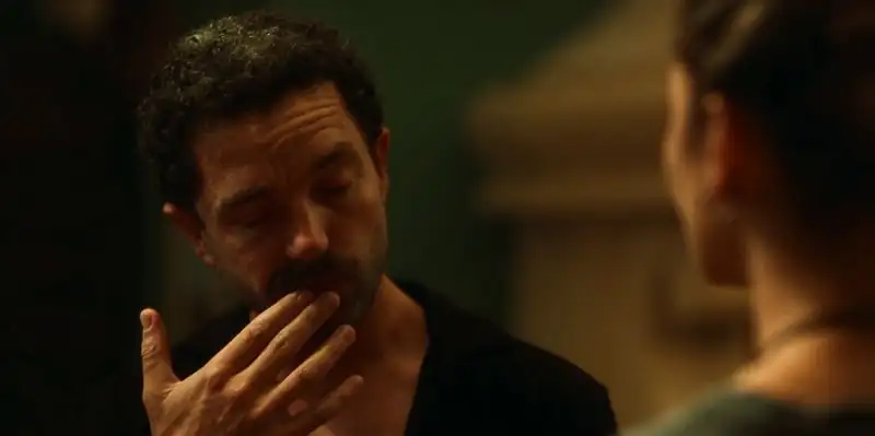 download under a dark sun (2025) season 1 dual audio {hindi-french} netflix-series 480p | 720p | 1080p web-dl