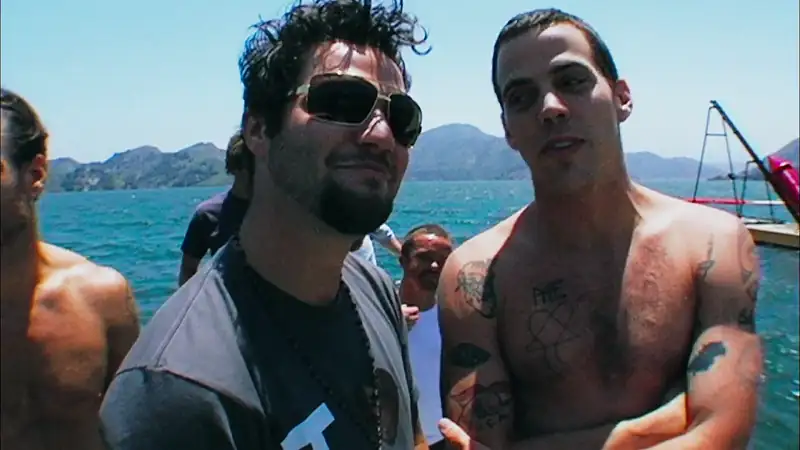 download jackass number two (2006) dual audio {hindi-english} web-dl 480p [300mb] | 720p [880mb] | 1080p [2.2gb]