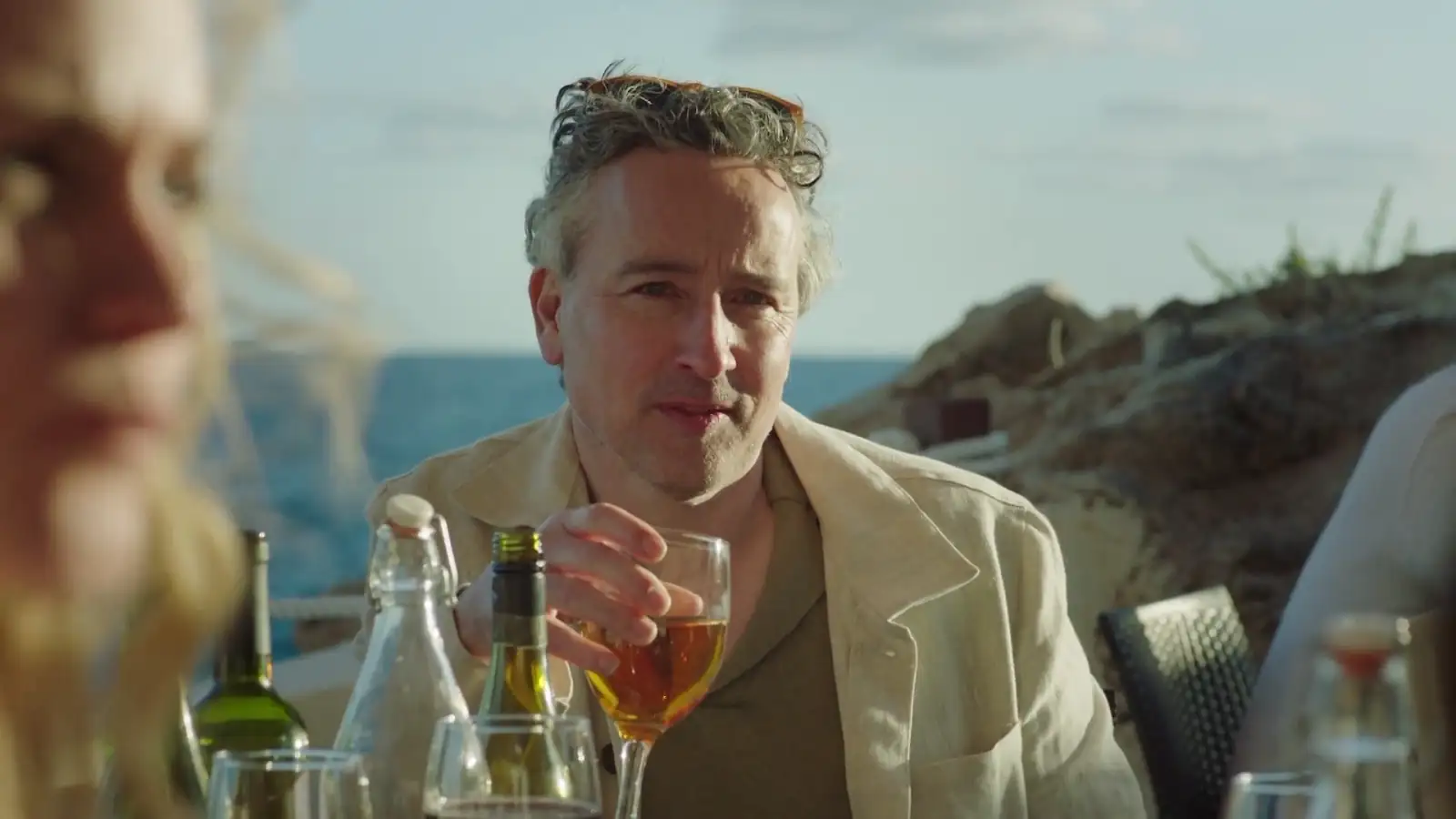 download the holiday (2021) season 1 complete dual-audio {hindi-english} 480p | 720p & 1080p web-dl