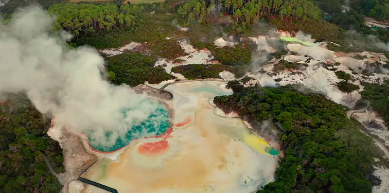 download earthstorm (2022) season 1 dual audio {hindi-english} 720p hevc [420mb] web-dl