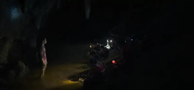 download thai cave rescue - netflix original (2022) season 1 dual audio {hindi-english} series 480p | 720p | 1080p web-dl