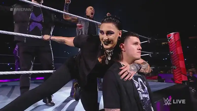 download wwe monday night raw - 31st october 2022 english full wwe show 480p [600mb] | 720p [1.2gb] hdrip