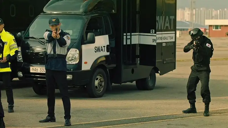 download the con artists (2014) bluray dual audio {hindi-korean} 480p [418mb] | 720p [1.5gb] | 1080p [2.4gb]