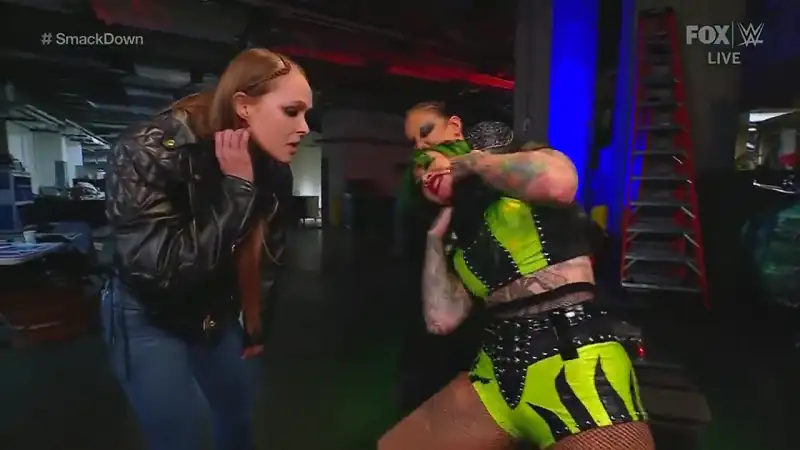 download wwe friday night smackdown - 11th november (2022) english full wwe show 480p [450mb] | 720p [850mb]