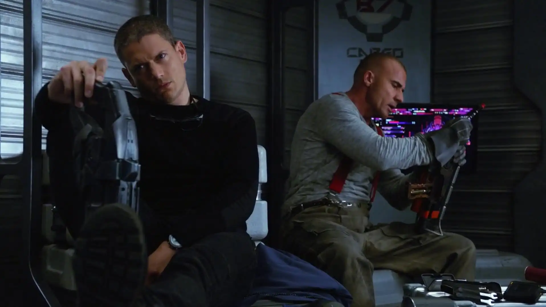 download legends of tomorrow (season 1 - 7) [s07e13 added] english with subtitles 720p [400mb]