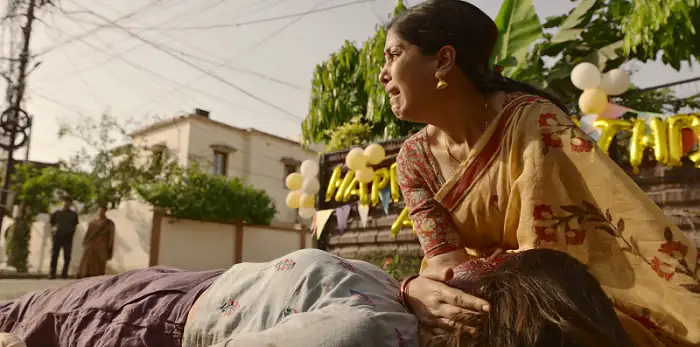 download mai - netflix original (2022) season 1 complete hindi web series 480p | 720p | 1080p web-dl