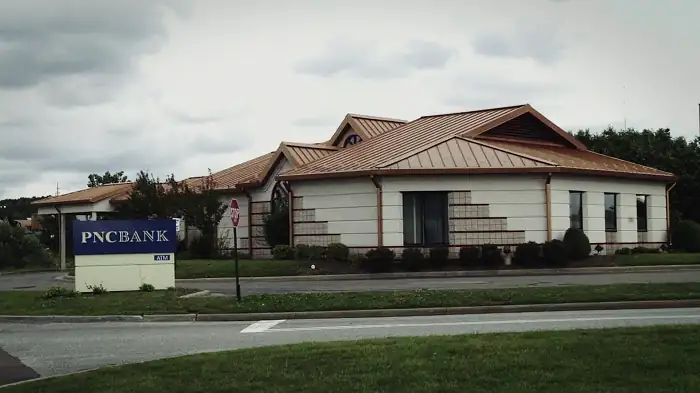 download evil genius: the true story of america's most diabolical bank heist (2018) season 1 {english with subtitles} 720p [250mb] web-dl