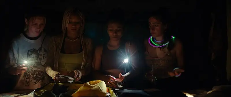 download bodies bodies bodies (2022) dual audio [hindi + english] web-dl 480p [320mb] | 720p [860mb] | 1080p [2gb]