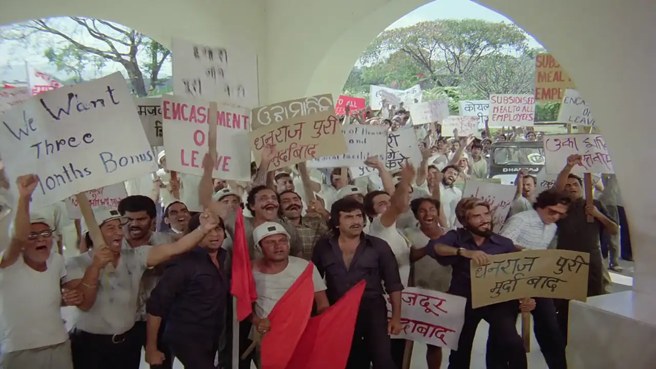 screenshot aacb78 kaala patthar 1979