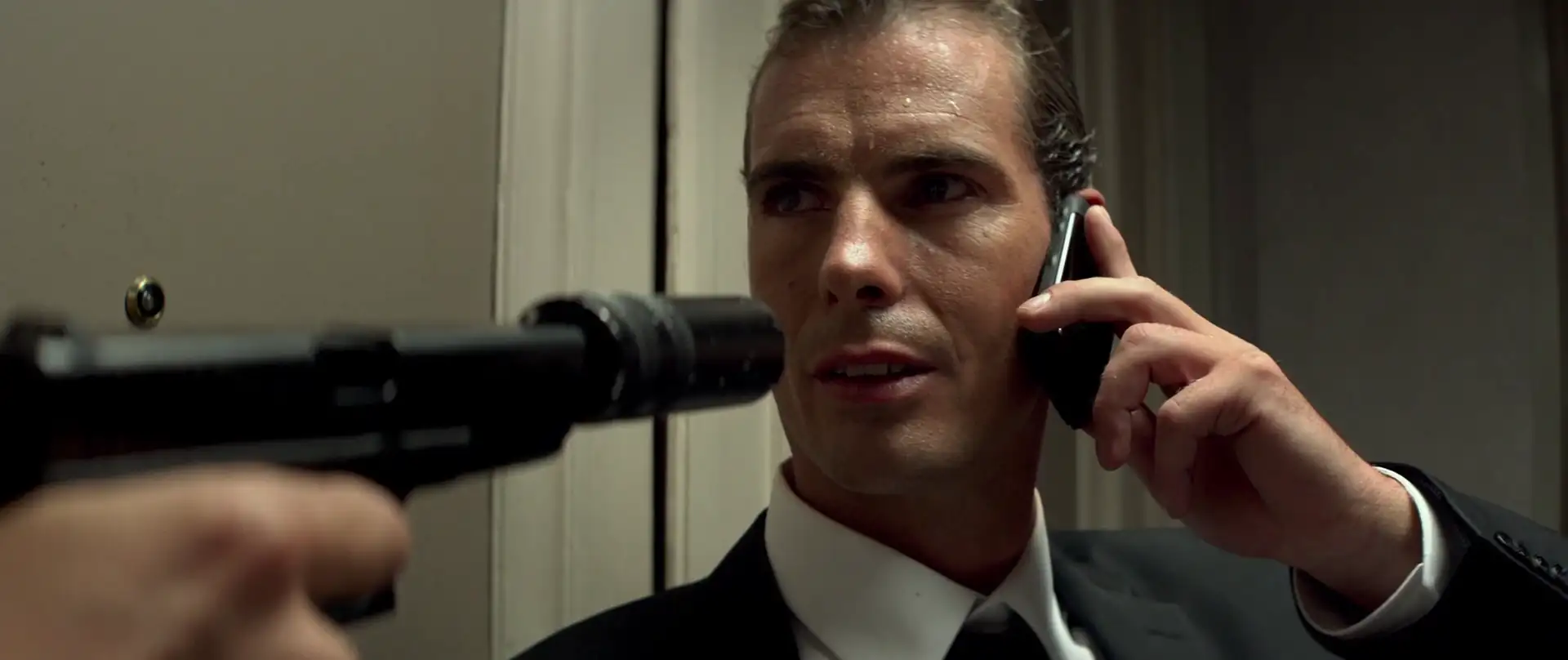 download 3 days to kill (2014) dual audio {hindi-english} 480p [400mb] | 720p [1gb] | 1080p [2gb]