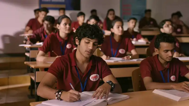 download crash course (season 1) hindi amazon prime complete web series 480p | 720p | 1080p web-dl