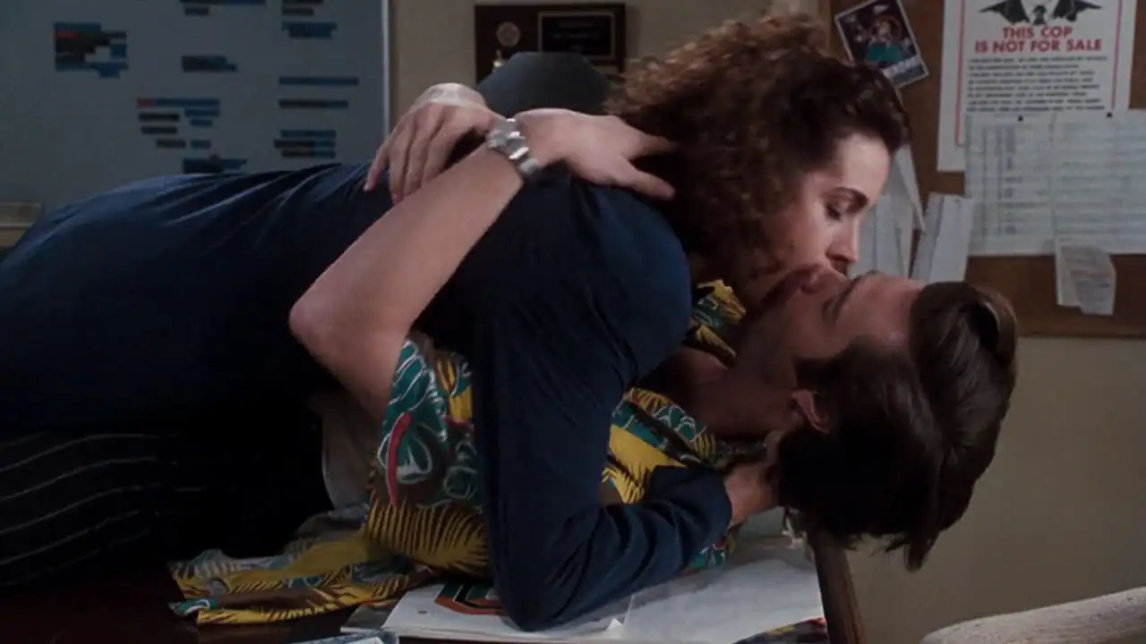 download ace ventura: pet detective (1994) full movie {english with subtitles} 480p [350mb] | 720p [750mb]