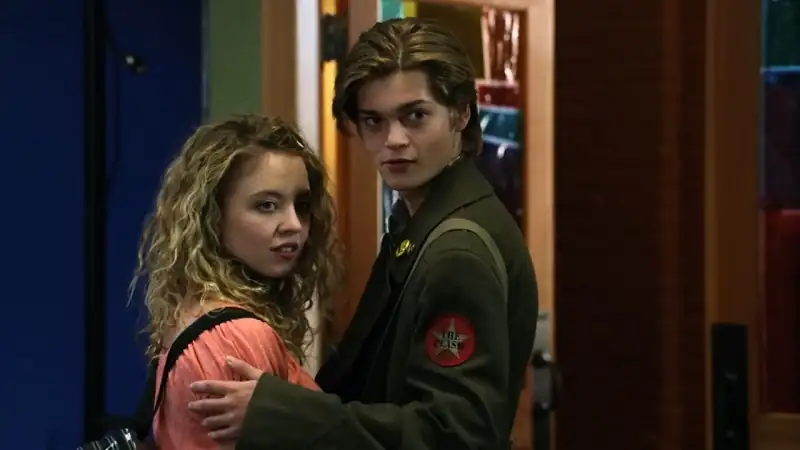 download everything sucks! (season 1) {english with subtitles} netflix series 720p web-dl [200mb]